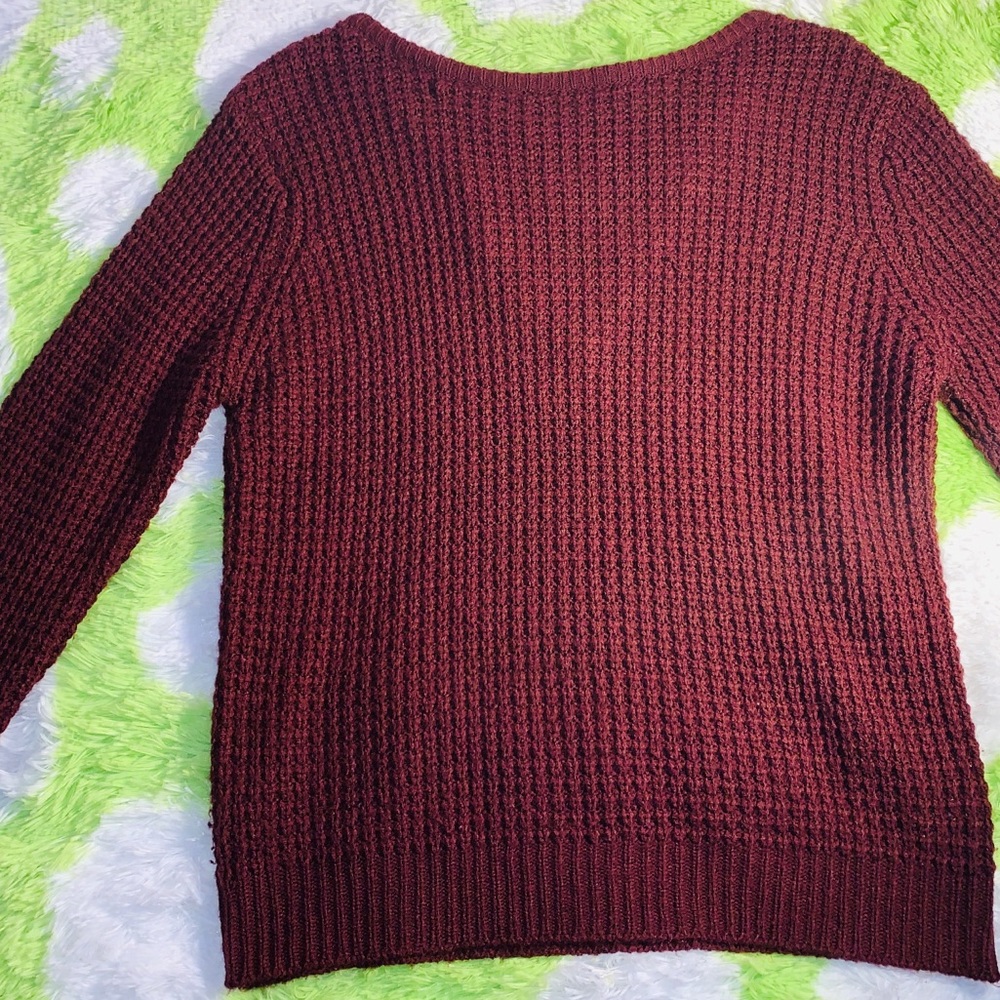 Burgundy knitted sweater